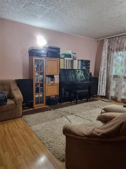 Apartament 4 camere, decomandat, 80 mp, 2 bai zona Nicolina