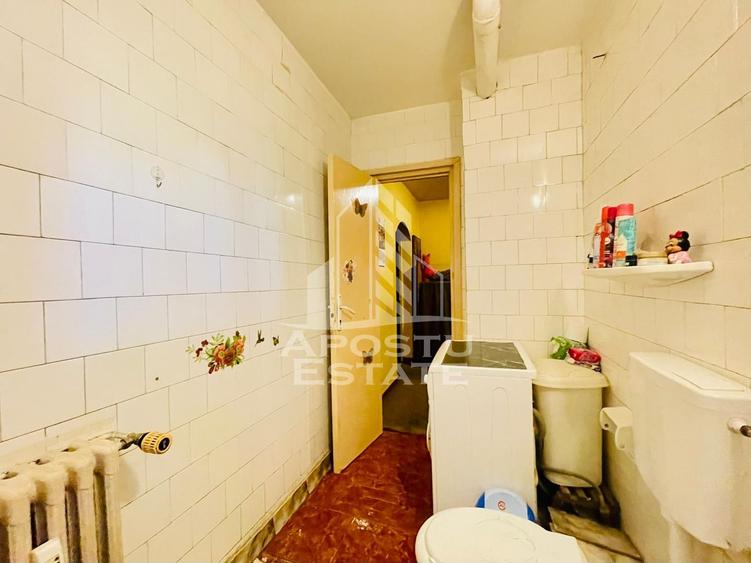 Apartament 3 camere decomandat - zona Vlaicu 5 Colturi