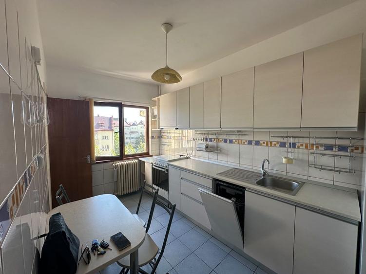Apartament 3 camere | Apusului | 2 băi | Balcon tip terasă