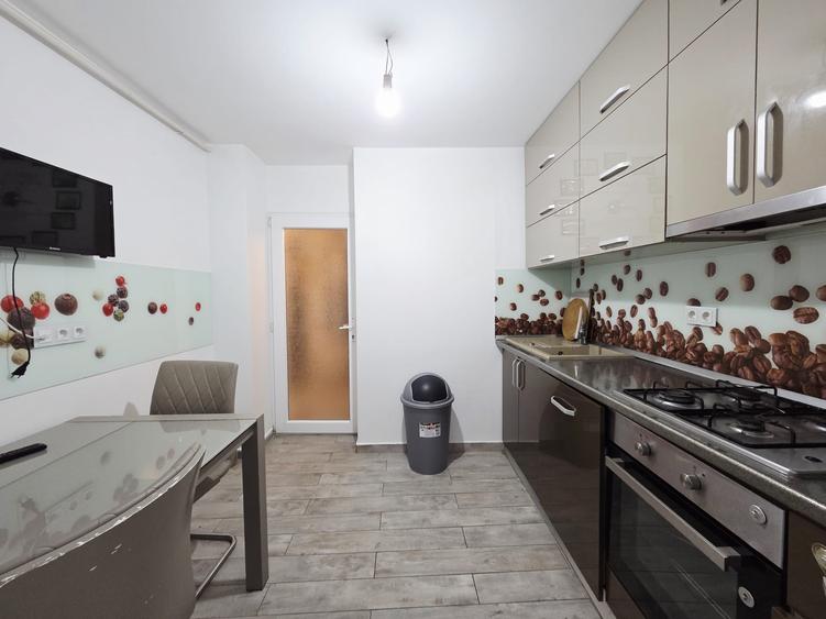Apartament 3 camere N.Leonard 68mp 2 bai