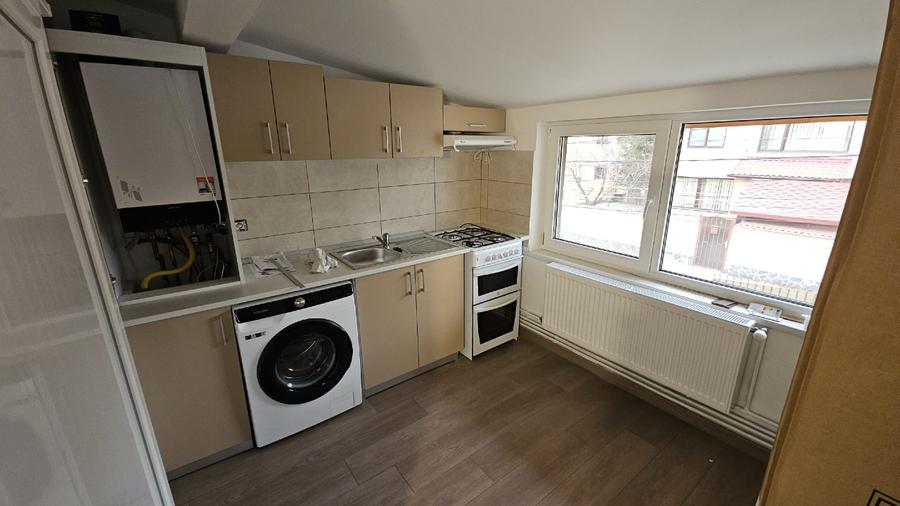 Casa de vanzare pentru 2 familii