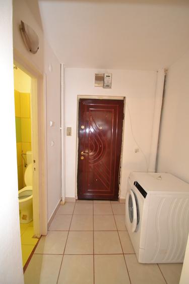 Garsoniera 30 mp, zona Take Ionescu, mobilata, 250 euro