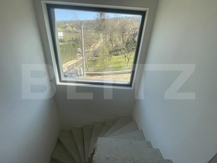 Casa individuala de vanzare, 4 camere, 150 mp - zona Meses