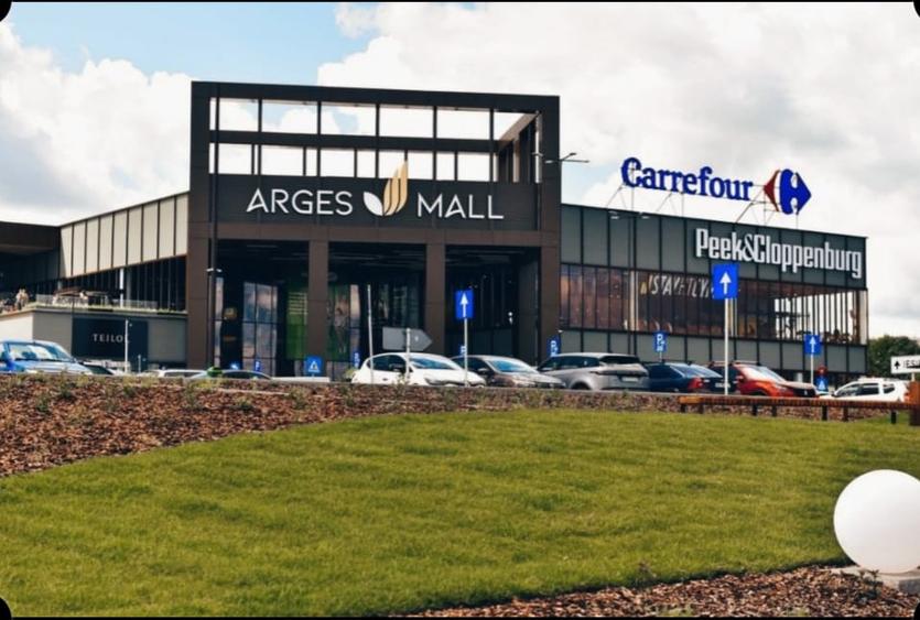 2 camere Tudor , Decomandat / Centrală , Amplasament DEOSEBIT!!!