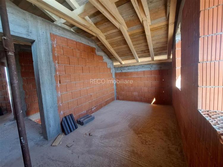 RECO Casa la rosu in Cihei- cu utilitati-la 5 minute de Oradea - 9