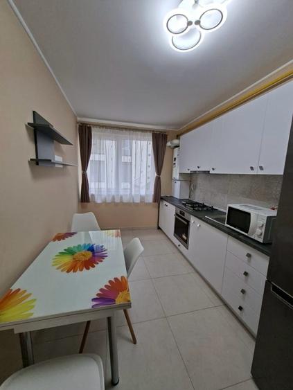 Apartament de doua camere/ Razoare/ Floresti