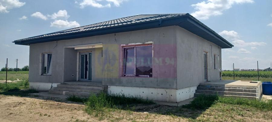 Casă nouă parter, 4 camere, curte 400mp, Săbăreni