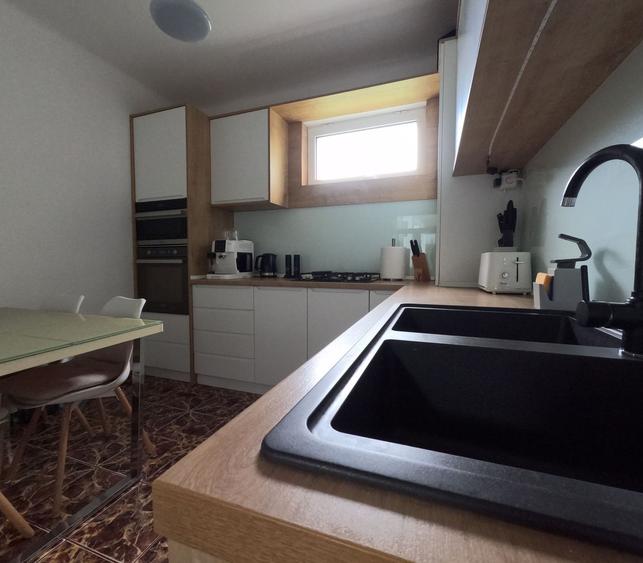 Casă Renovată cu Grădină | 227 mp | 3 Terase | 3 Dormitoare | Milcov