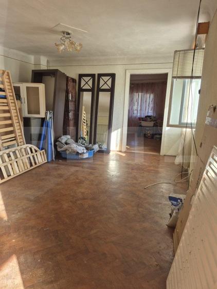 Casa cu 3 camere, zona 7 Noiembrie