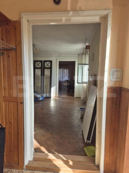 Casa cu 3 camere, zona 7 Noiembrie