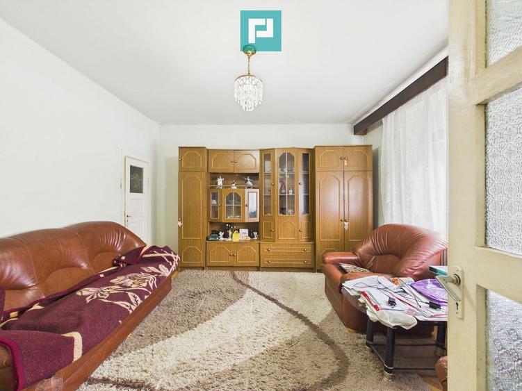 Casă cu 7 camere, ideală pentru familie, Grădiște