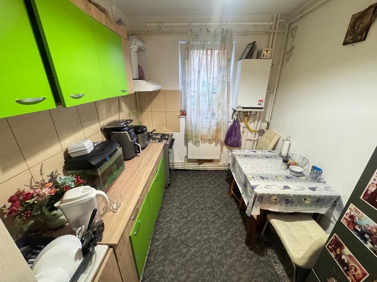 Apartament 2 camere zona Tomis 2 cu Centrala si Loc de Parcare