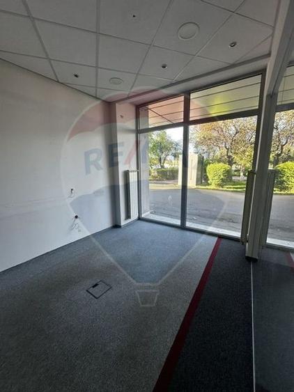 SPATIU COMERCIAL - zona Semiluna , Baia Mare