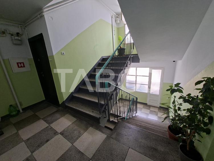 Apartament de vanzare cu 3 camere si balcon Mihai Viteazul numarul 23