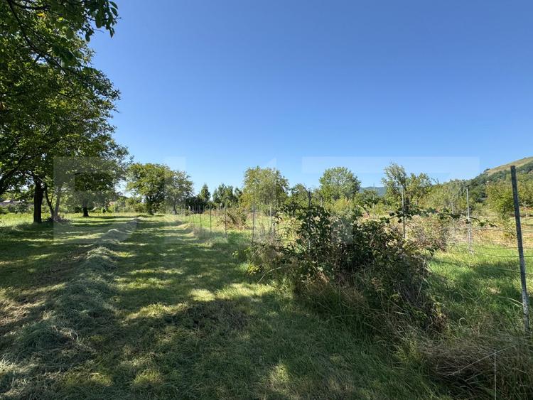 De Vânzare – Casă de Vacanță cu Teren Generos 5.755 m2 , 3 Camere