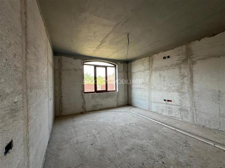 Casa de vanzare in zona centrala din Petreu - 22