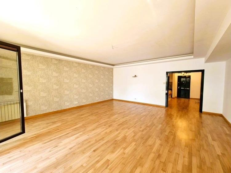 Apartament 4 camere cu tereasa de 160 mp