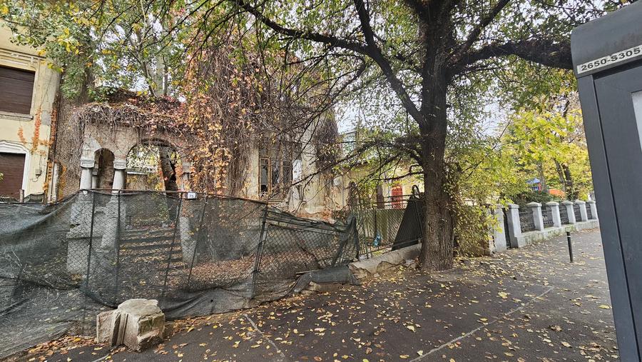 Cotroceni, vis-à-vis de Facultatea de Medicină, urbanism de construire S+P+2+M