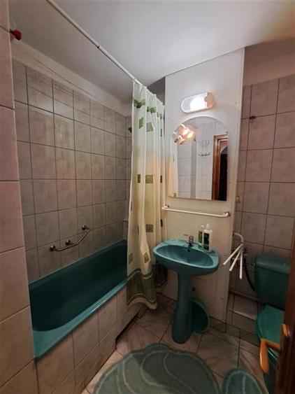 Apartament cu 2 camere, Decomandat, situat in cartierul Manstur!