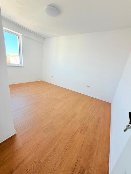 Apartament 3 camere 66 mp, baie cu geam, balcon, etaj 2, bloc nou