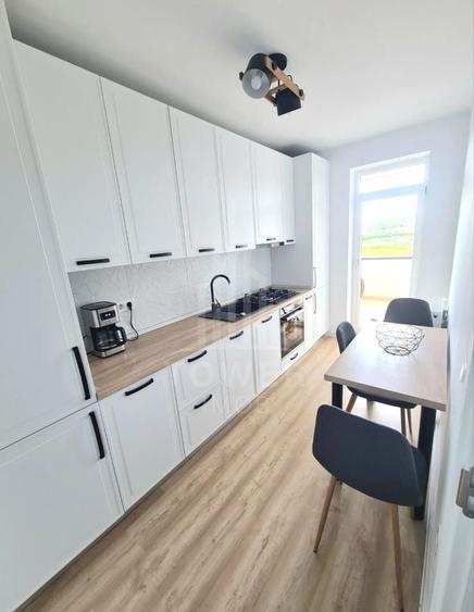 Apartament 2 camere, etaj 1, dressing și balcon – complet mobilat și utilat