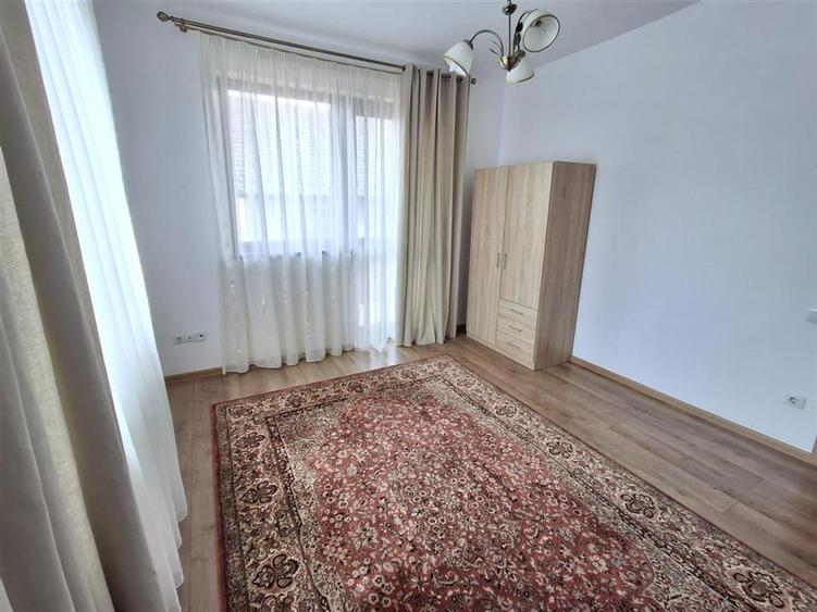 Apartament 3 camere decomandat 2 bai parcare Sura Mare