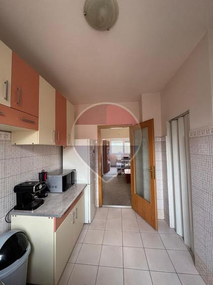 Apartament cu 3 camere de închiriat ultracentral