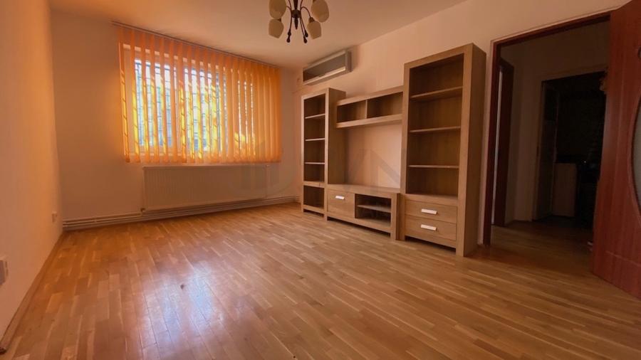 REA1028621 Apartament 3 camere - centrala proprie - Chibrit
