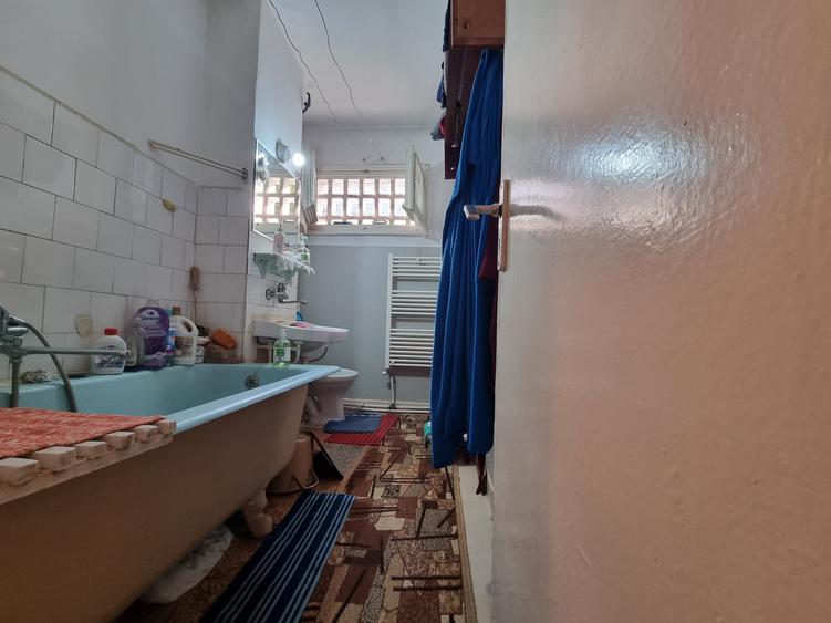 Ultracentral- Apartament 2 camere, etaj 1, liber, cu parc lângă bloc