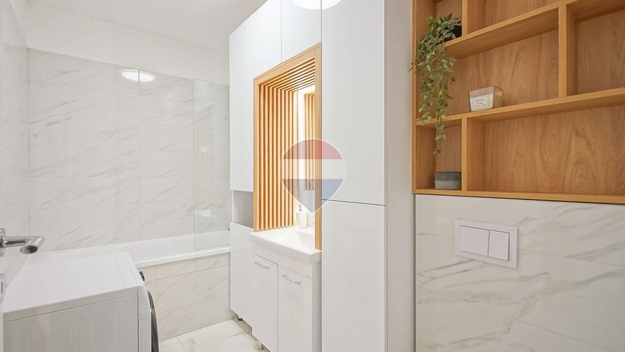 Apartament 2 camere de vânzare | Parcare și boxă | Zona Tractorul