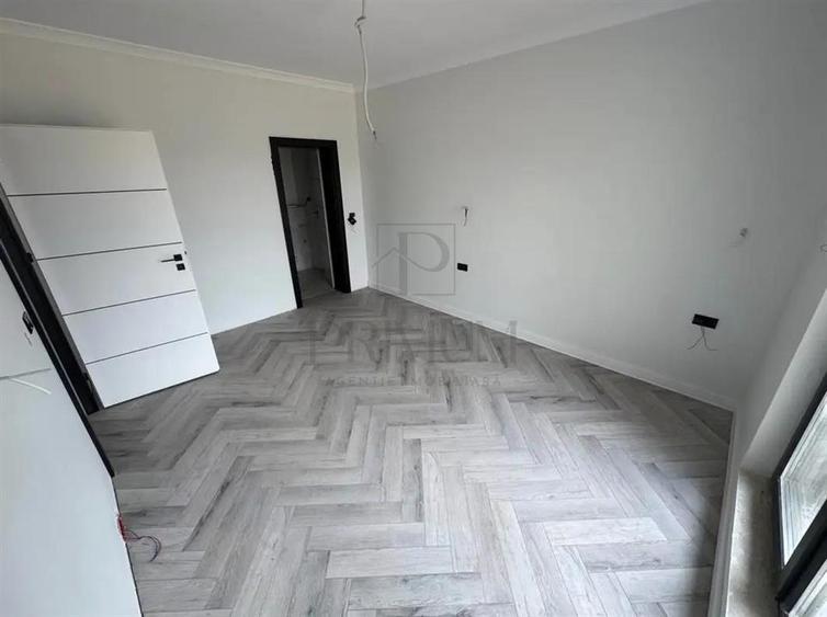 Duplex pe plan - 4 camere - toate utilitatile