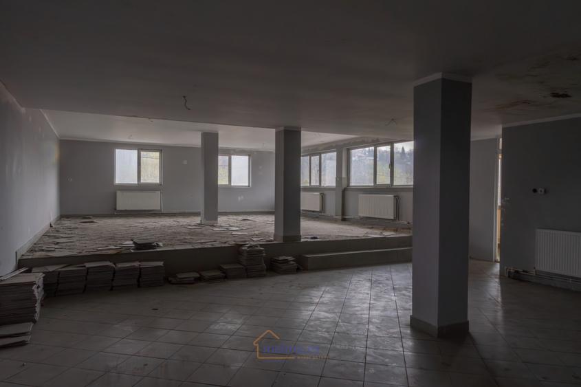 Spatiu comercial de 175mp, ideal pentru showroom, birouri sau depozitare