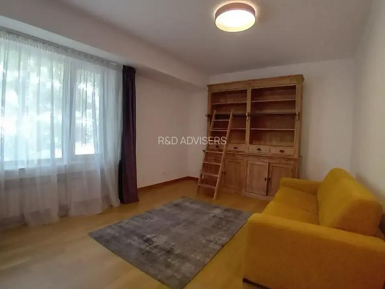 Apartament luminos cu terasă, 3 camere pe Clucerului