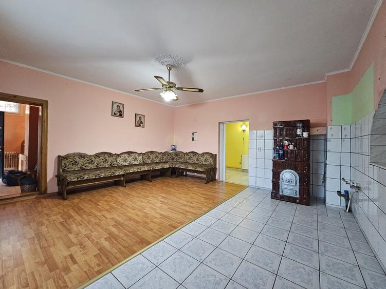 O casă cu suflet, pe un teren cât o poveste întreagă-Deva, zona Vulcan