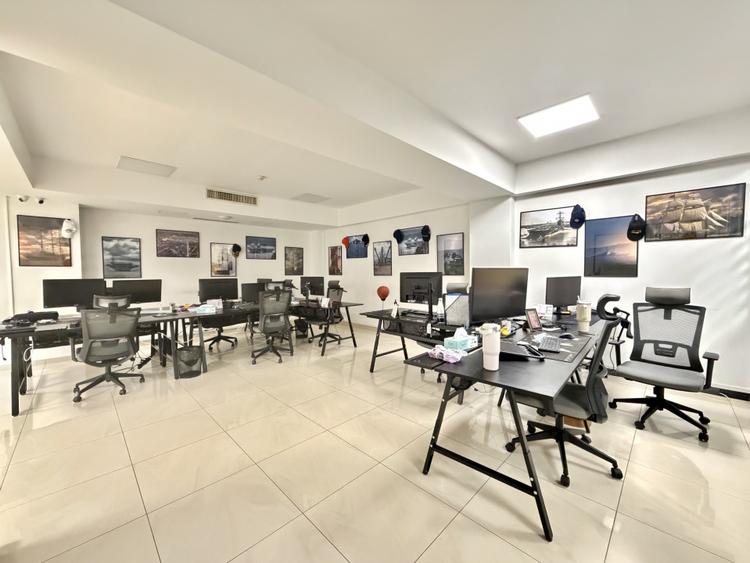 Spatiu comercial/birouri in Cladire noua