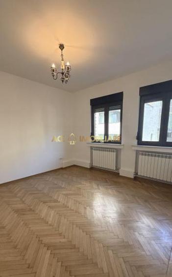 3 Camere de inchiriat | Universitate | Birou sau Rezidential | Boxa | Metrou