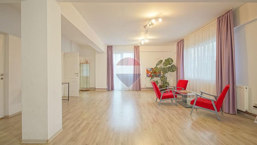Vila DE INCHIRIAT - Zona BLUMANA