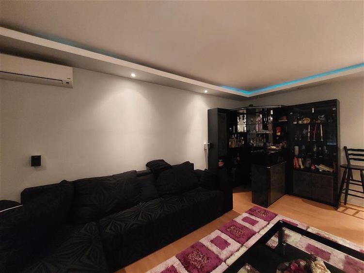 Apartament cu acces stradal pentru cabinet sau birou