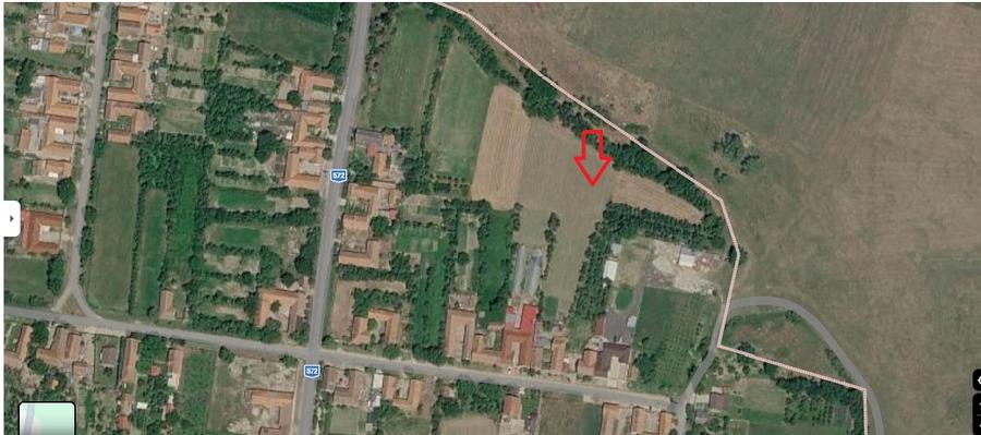 Teren intravilan de vanzare.