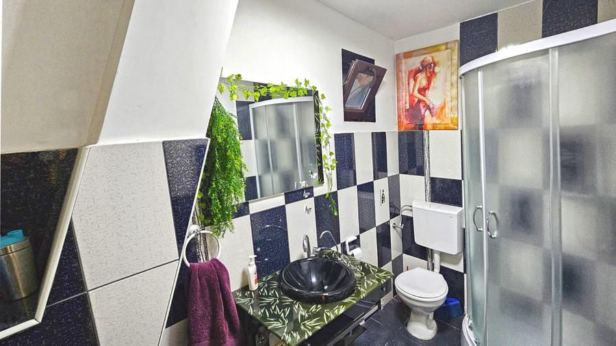 Spatiu Birouri. 25 mp + dependinte - Parter - Central Pitesti