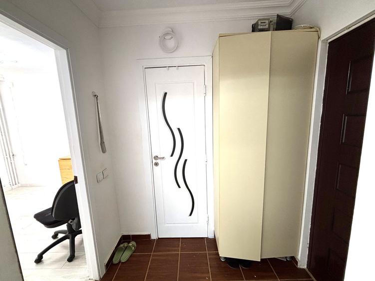 Apartament 3 camere Ozana – etaj 1, parcare inclusă, pet friendly, semi-mobilat