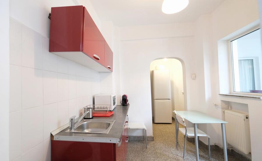 Vanzare apartament 3 camere renovat,mobilat, etaj intermediar, langa Cismigiu