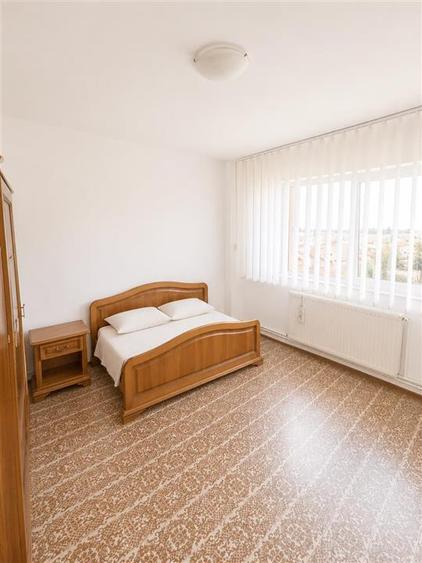 Apartament decomandat cu 3 camere si 2 bai in Astra, Brasov