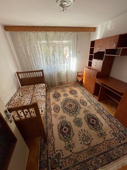 Apartament 3 camere în Răcădău