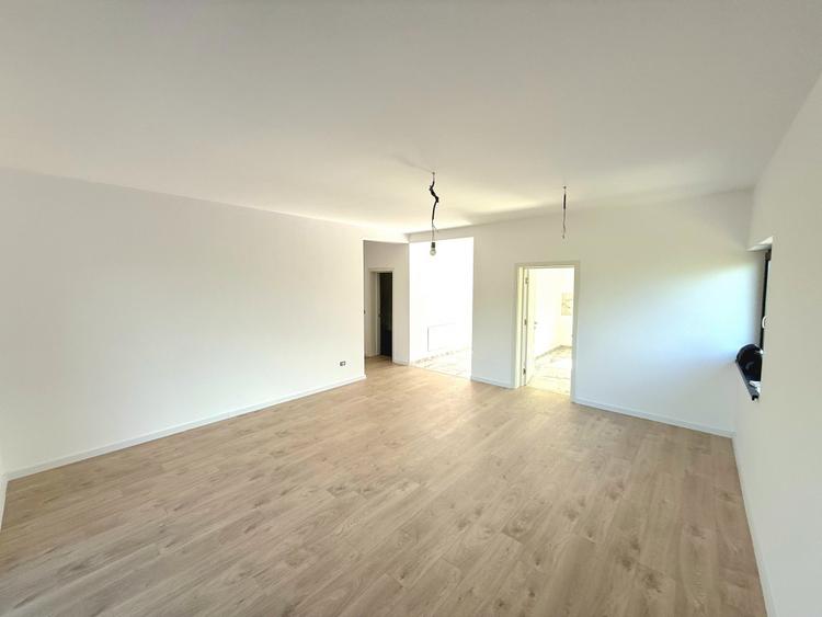 Casă Individuală 4 camere, 550mp teren. Mutare imediată - Rediu.