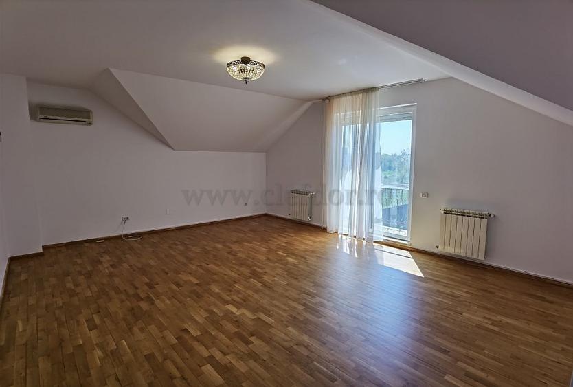 Vila Individuala cu Piscina in zona Iancu Nicolae