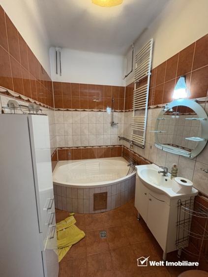 Casa parter + mansarda, situat la curte comuna, teren propriu, 3 locatari !