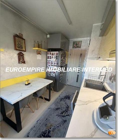 Apartament cu 3 camere decomandat ,Zona km 4-5