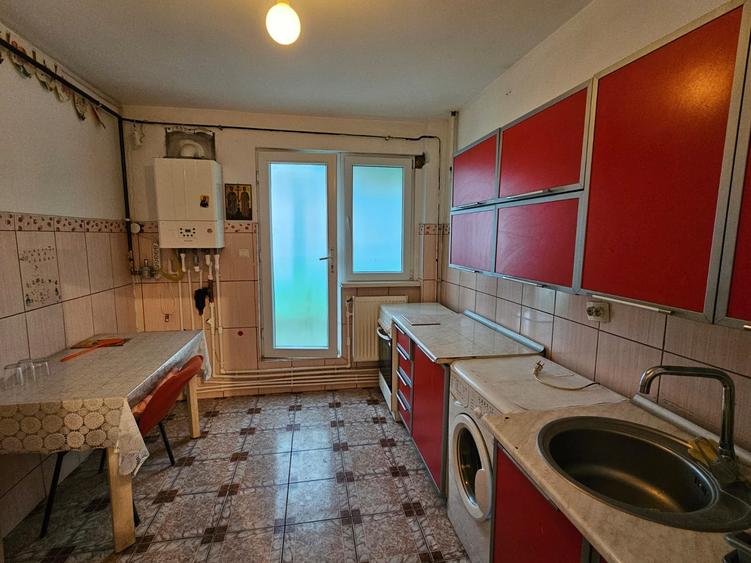 4 camere dec. Micro 18, etaj 1, 90mp, centrala termica