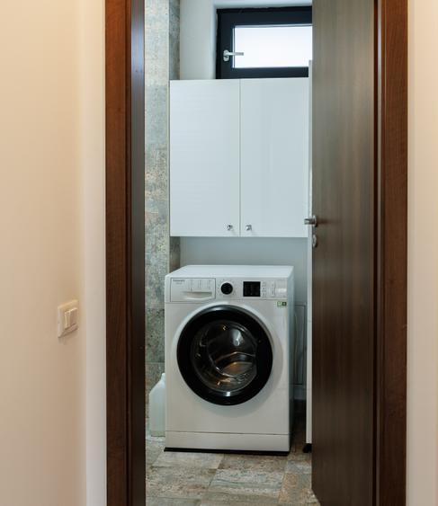 Casa 4 cam, 3 bai Ghencea Str Dantelei, 10 min Metrou Raul Doamnei